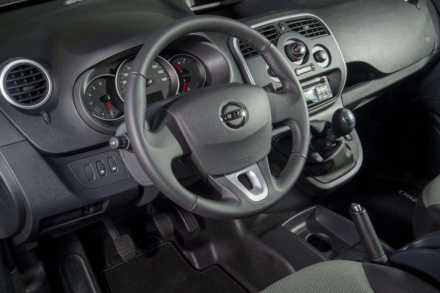 Панель приборов Nissan NV250 L2 Van 2019 года  (EU) (фото 3 из 39)